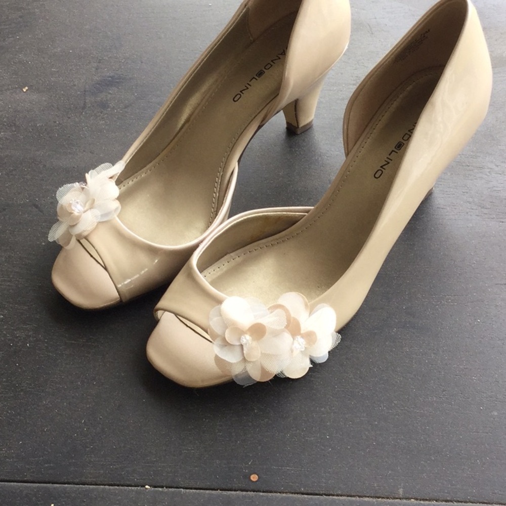 BEAUTIFUL LOW HEEL DRESSY BANDOLINO PUMP
